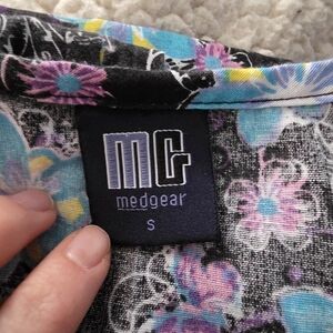 Medgear, Multicolor scrub top, size small